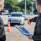 Ajokortti ja ajaminen Alankomaissa: Opas Hollantiin muuttaville suomalaisille